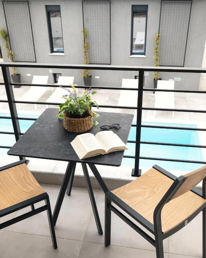Cove Suites Nea Iraklitsa Екстер'єр фото